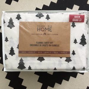 Queen Flannel Sheets w/ Christmas Trees